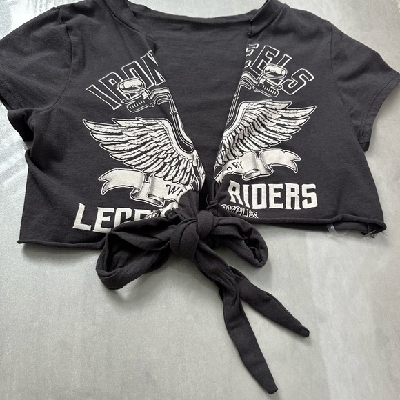 Cropped Graphic Moto Tee - Picture 6 of 11